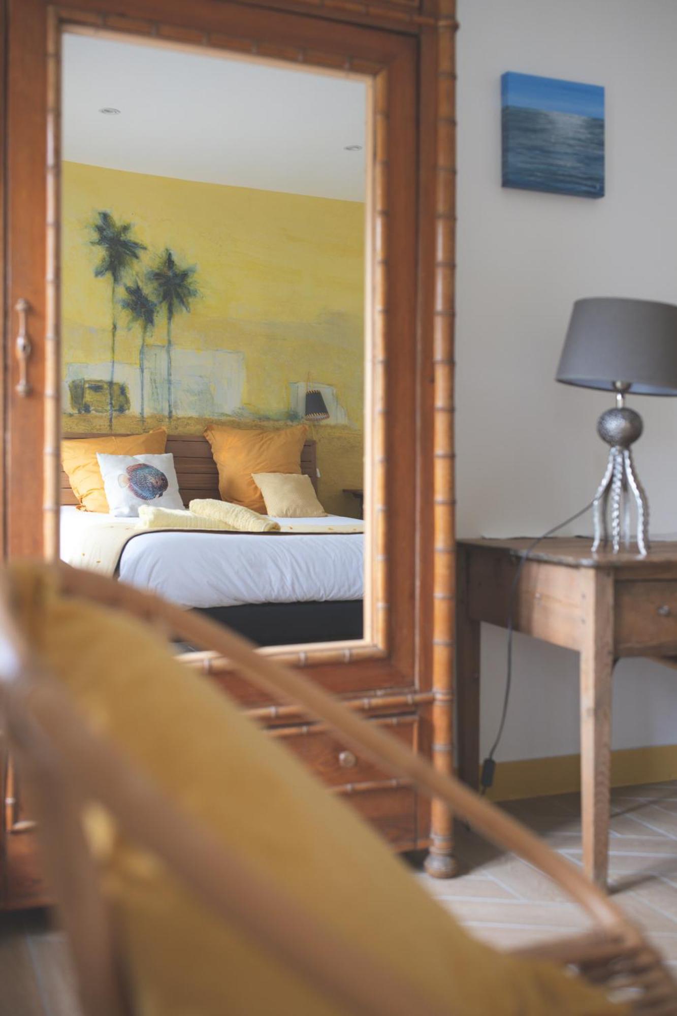 Bed and Breakfast Escale De Gerbold Gratot Exterior foto